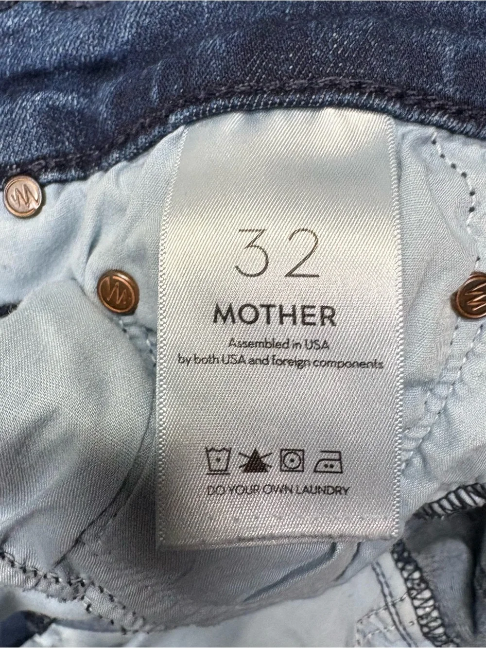MOTHER Jeans Womens 32 Weekender Fray in Mint Condition Flare Raw Hem USA Made - Picture 6 of 15